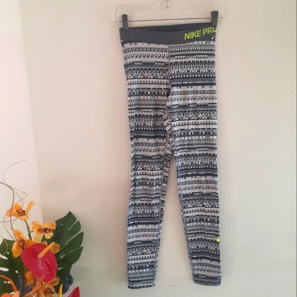 NIKE Pro Small Workout Legging Pants - Picture 13 of 15